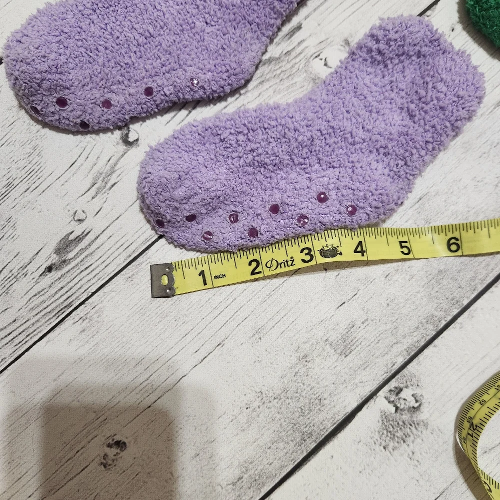 Toddler Girl/Boy warm fuzzy soft socks.
